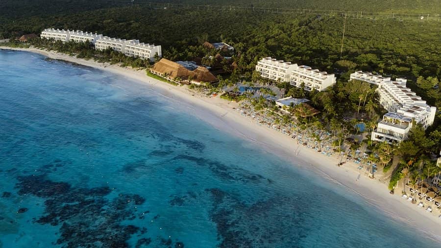 Akumal Bay spillover into Xpu-Ha